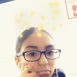 Meet your Posher, Briana